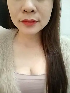 Girl Shy2000 online show from 12-18-25, 05:23