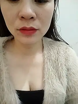 Girl Shy2000 online show from 12-17-25, 05:12