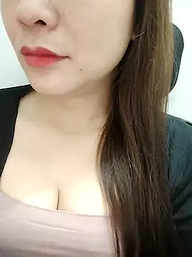 Girl Shy2000 online show from 12-17-25, 05:18