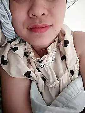 Girl Shy2000 online show from 11-14-25, 05:00