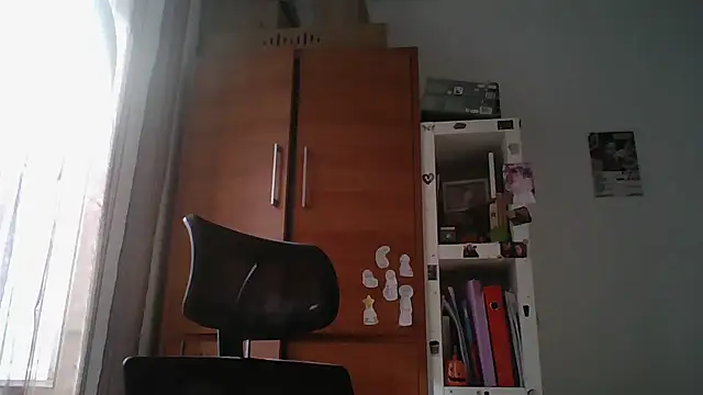 Snapshot of Lorivell chatting on 10-30-25, 12:25 Lorivell online show from 10-30-25, 12:25