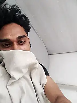 Snapshot of Ilhaamgrey chatting on 10-05-25, 11:34 Ilhaamgrey online show from 10-05-25, 11:34