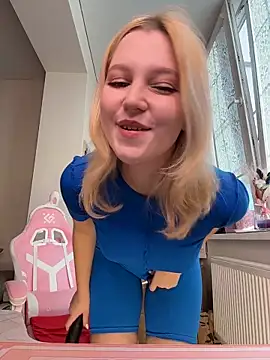 Crystal Neko online show from 11-20-25, 12:17