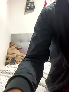 Snapshot of Moisesjrtapia chatting on 02-13-26, 01:44 Moisesjrtapia online show from 02-13-26, 01:44