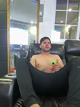 Snapshot of Moisesjrtapia chatting on 02-24-26, 02:01 Moisesjrtapia online show from 02-24-26, 02:01