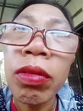 Snapshot of bella-bae chatting on 10-12-25, 12:34 bella-bae online show from 10-12-25, 12:34