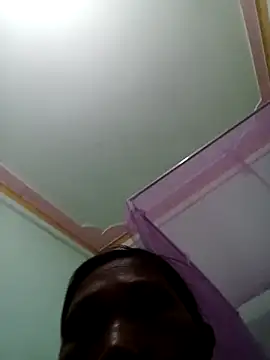 Snapshot of bella-bae chatting on 10-17-25, 01:09 bella-bae online show from 10-17-25, 01:09
