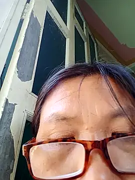 Snapshot of bella-bae chatting on 10-05-25, 02:13 bella-bae online show from 10-05-25, 02:13