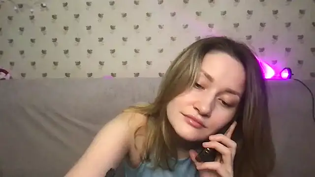 Snapshot of Veyriona chatting on 10-25-25, 01:34 Veyriona online show from 10-25-25, 01:34