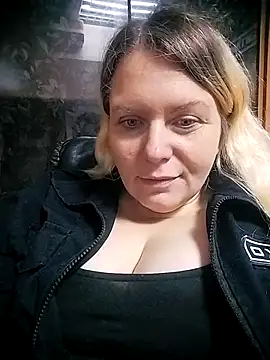 Snapshot of Fiona696 chatting on 10-05-25, 05:53 Fiona696 online show from 10-05-25, 05:53
