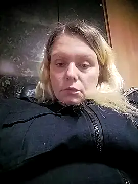 Snapshot of Fiona696 chatting on 10-12-25, 10:11 Fiona696 online show from 10-12-25, 10:11