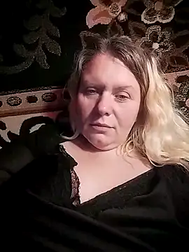 Snapshot of Fiona696 chatting on 10-07-25, 08:32 Fiona696 online show from 10-07-25, 08:32