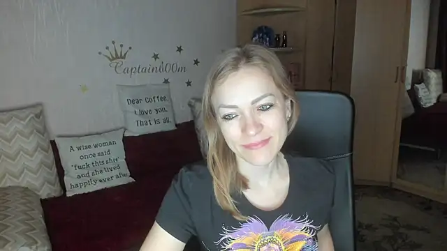 Tiffany Bates online show from 10-22-25, 03:28
