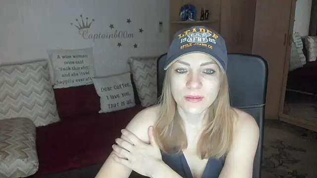 Tiffany Bates online show from 11-11-25, 03:23