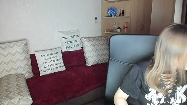 Tiffany Bates online show from 01-14-26, 03:21