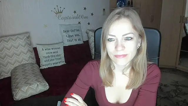 Tiffany Bates online show from 10-10-25, 03:07