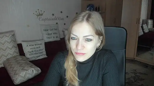 Tiffany Bates online show from 10-04-25, 03:08