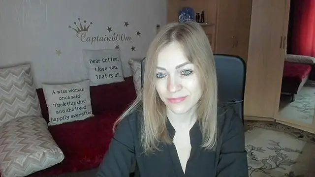 Tiffany Bates online show from 10-11-25, 04:02