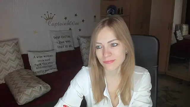 Tiffany Bates online show from 10-03-25, 03:09