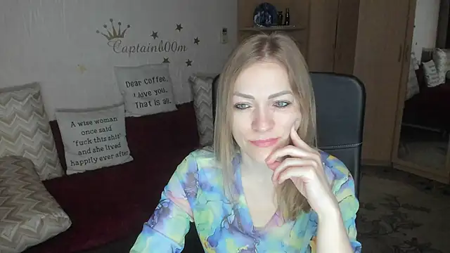 Tiffany Bates online show from 10-26-25, 03:40