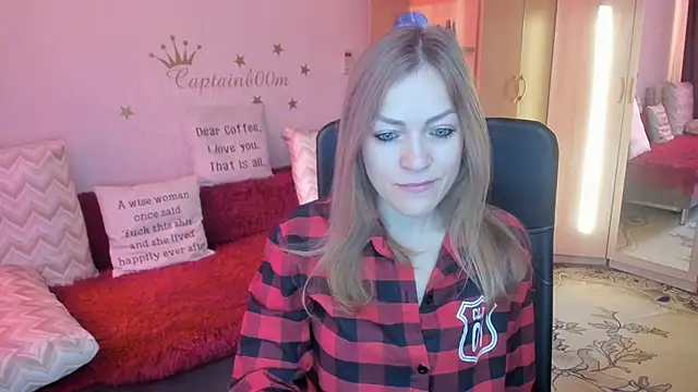 Tiffany Bates online show from 10-01-25, 04:06