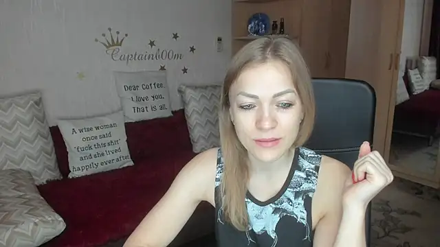 Tiffany Bates online show from 10-02-25, 03:21