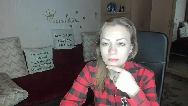 Tiffany Bates online show from 12-01-25, 04:02