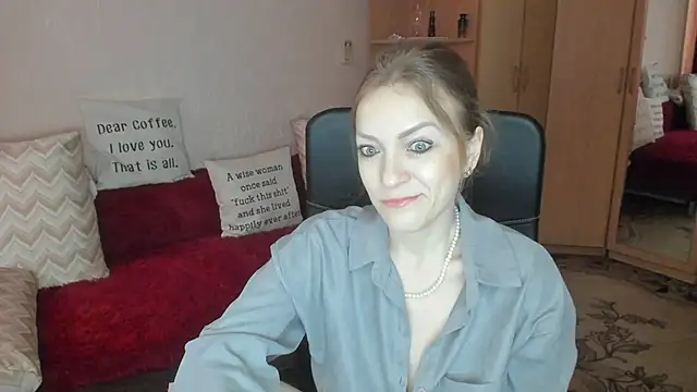 Tiffany Bates online show from 04-28-26, 09:14