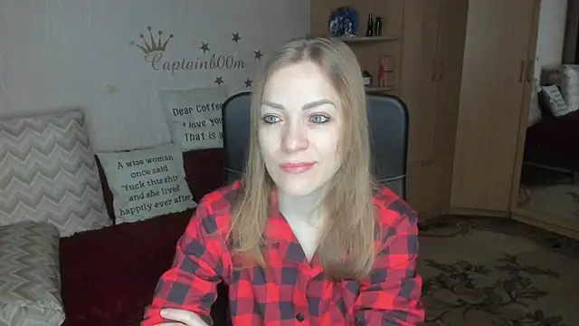 Tiffany Bates online show from 12-17-25, 02:49