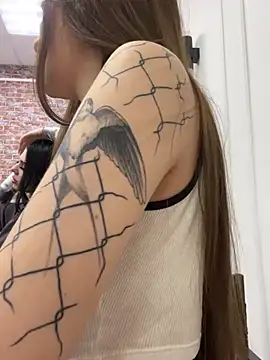 Luna Olsen online show from 01-12-26, 04:30