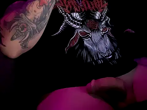 Snapshot of Sinner___ chatting on 10-28-25, 11:14 Sinner online show from 10-28-25, 11:14