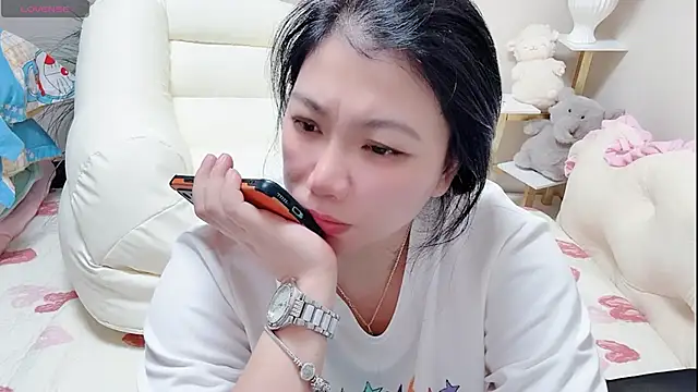 Huanhuan- online show from 06-03-26, 04:33