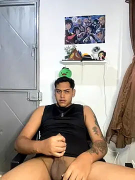 Snapshot of AaronMars_ chatting on 10-13-25, 03:13 AaronMars  online show from 10-13-25, 03:13