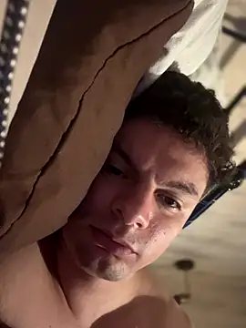 Snapshot of Gabrielrdsouza chatting on 11-05-25, 11:35 Gabrielrdsouza online show from 11-05-25, 11:35