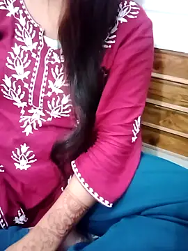 Snapshot of Minakshi_677 chatting on 10-16-25, 06:10 Minakshi 677 online show from 10-16-25, 06:10