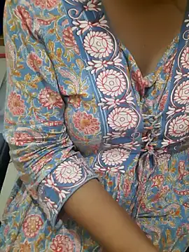 Snapshot of Minakshi_677 chatting on 10-04-25, 05:36 Minakshi 677 online show from 10-04-25, 05:36