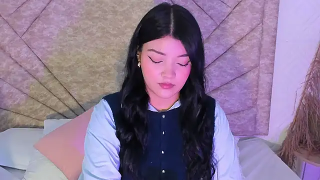 EmmaBlossom online show from 01-14-26, 12:42