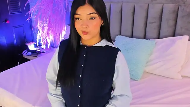 EmmaBlossom online show from 11-12-25, 07:40