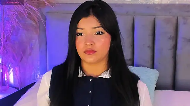 EmmaBlossom online show from 10-30-25, 07:33