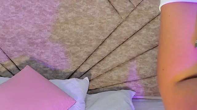 EmmaBlossom online show from 01-13-26, 02:21