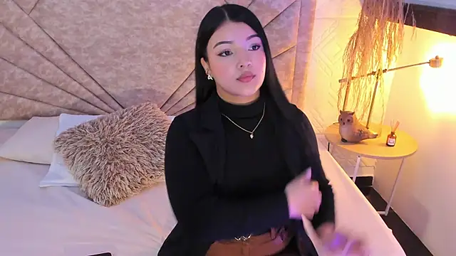 EmmaBlossom online show from 12-16-25, 12:42