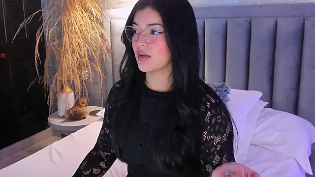 EmmaBlossom online show from 04-18-26, 12:18