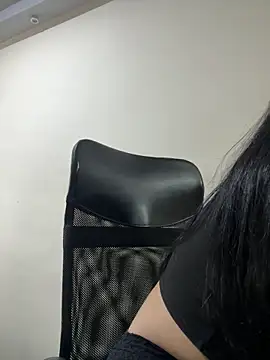 Snapshot of EmmaBlossom chatting on 06-15-26, 11:54 EmmaBlossom online show from 06-15-26, 11:54