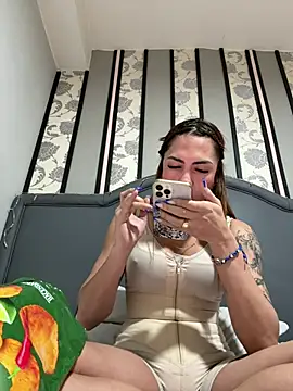 Naomi24herr online show from 05-06-26, 02:26