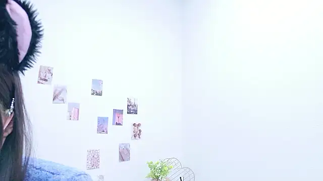 Snapshot of rinochi_ chatting on 10-22-25, 11:31 rinochi online show from 10-22-25, 11:31