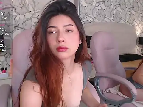 Adrianna5  online show from 10-07-25, 11:33