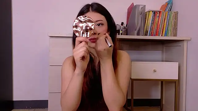 Snapshot of Adrianna5_ chatting on 07-08-26, 10:27 Adrianna5 online show from 07-08-26, 10:27