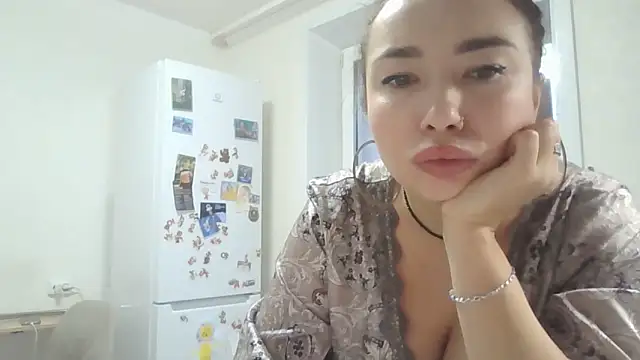 Snapshot of Cynariva chatting on 11-02-25, 01:21 Cynariva online show from 11-02-25, 01:21