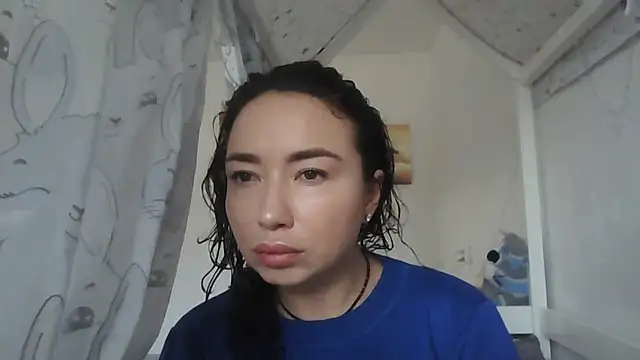 Snapshot of Cynariva chatting on 11-01-25, 05:03 Cynariva online show from 11-01-25, 05:03