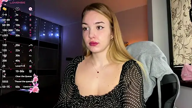 EvaCarter1 online show from 11-11-25, 10:10